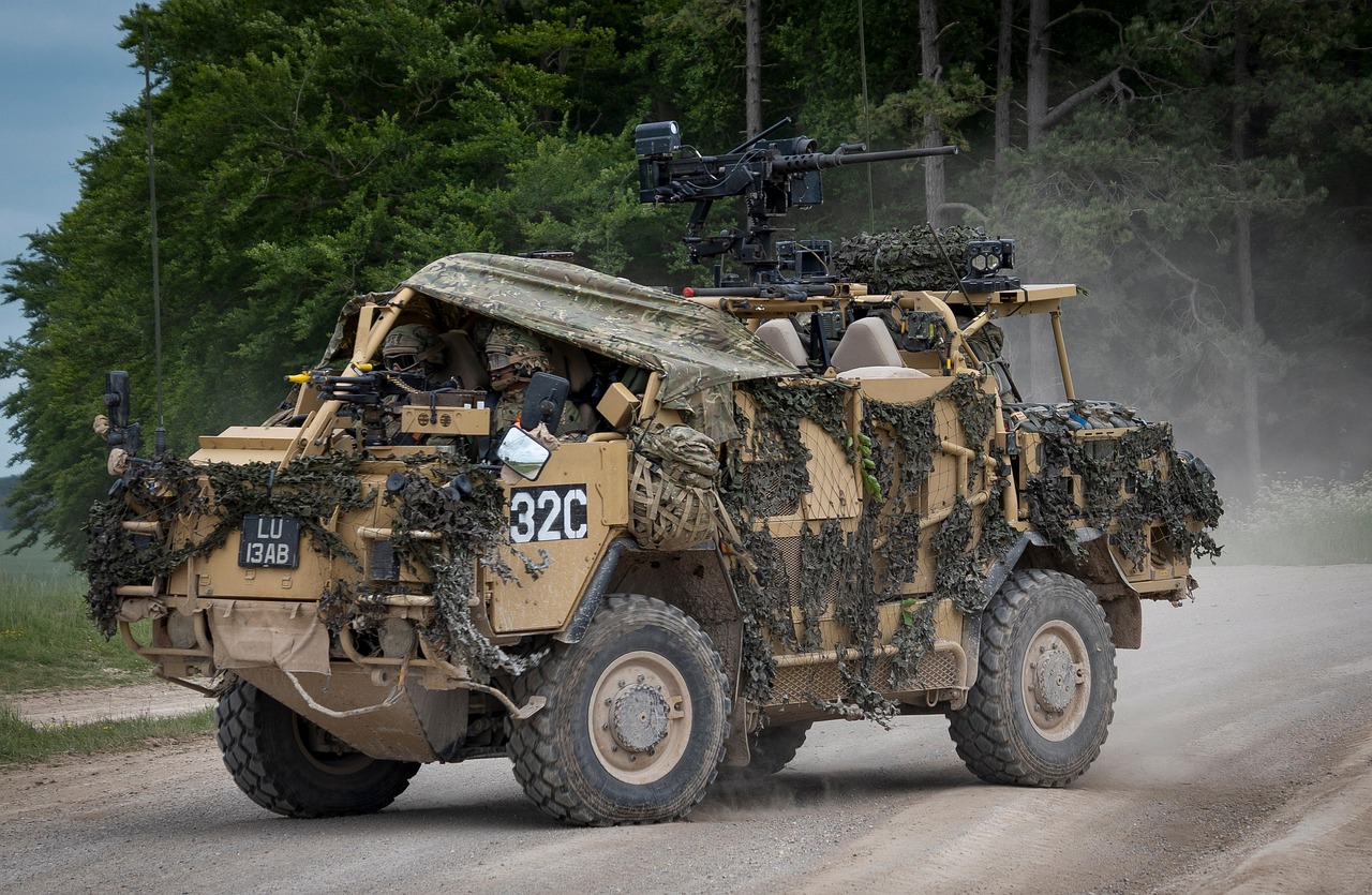 虚拟战场中的隐忧:DDoS攻击与网络监控